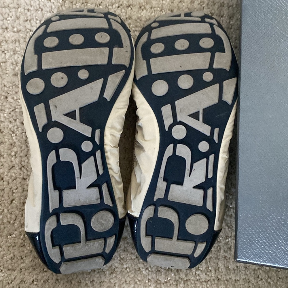 Prada flats - Picture 4 of 6